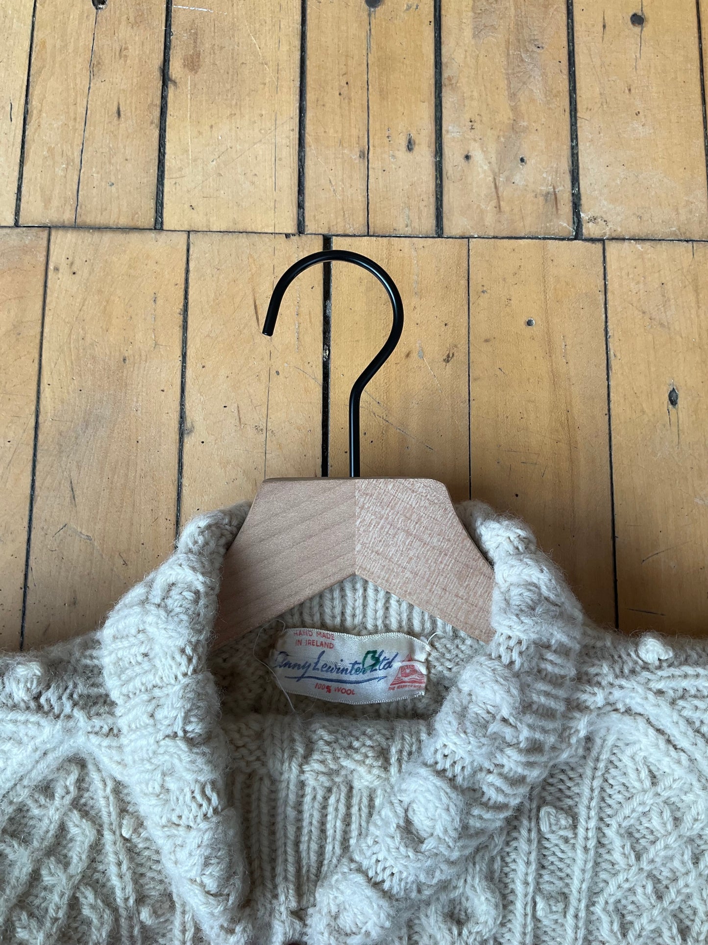 VINTAGE HAND-MADE IN IRELAND 100% WOOL TURTLENECK SWEATER (S/M)