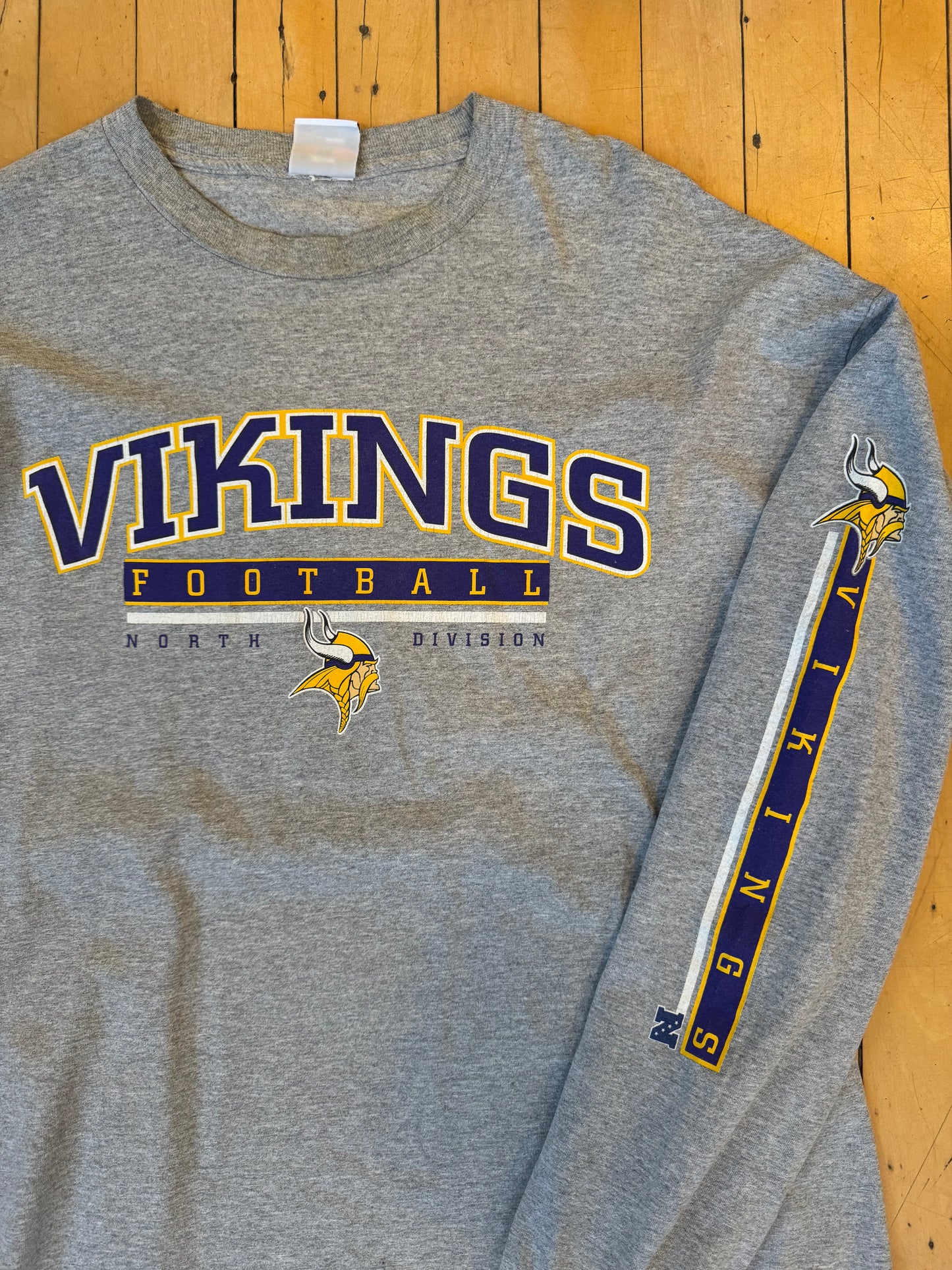 VINTAGE VIKINGS NORTH DIVISION LONG SLEEVE (XL)