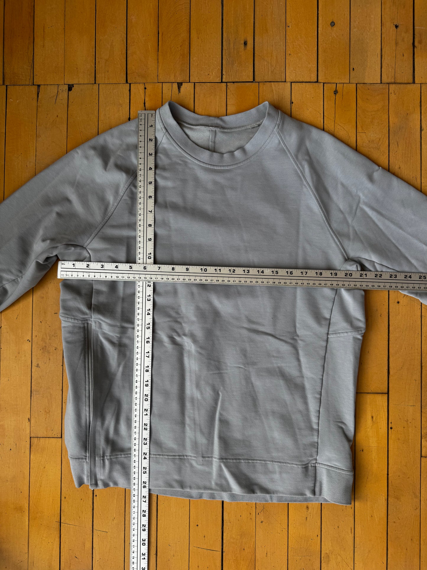 LULULEMON PULLOVER W/ ZIP PANEL (M)