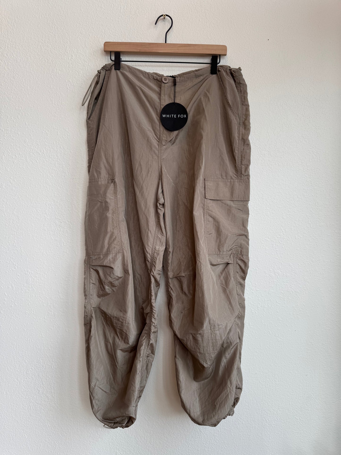 NWT WHITE FOX BE THE MOMENT PARACHUTE PANTS (L) - MSRP $48