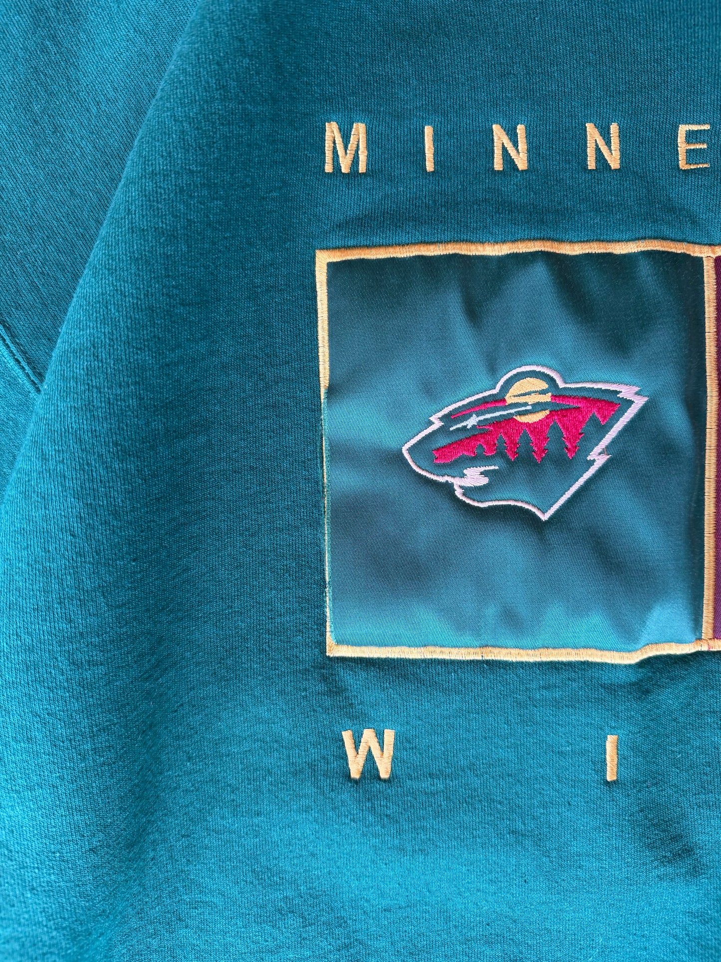 VINTAGE MINNESOTA WILD SATIN LOGO CREWNECK (L)