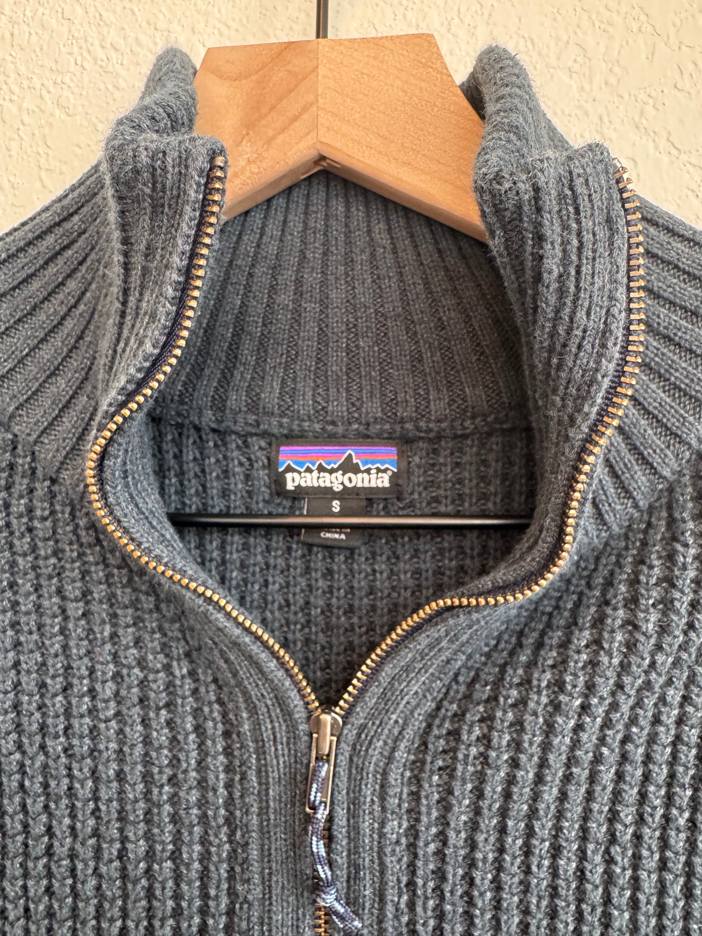PATAGONIA KNIT QUARTER ZIP (S)