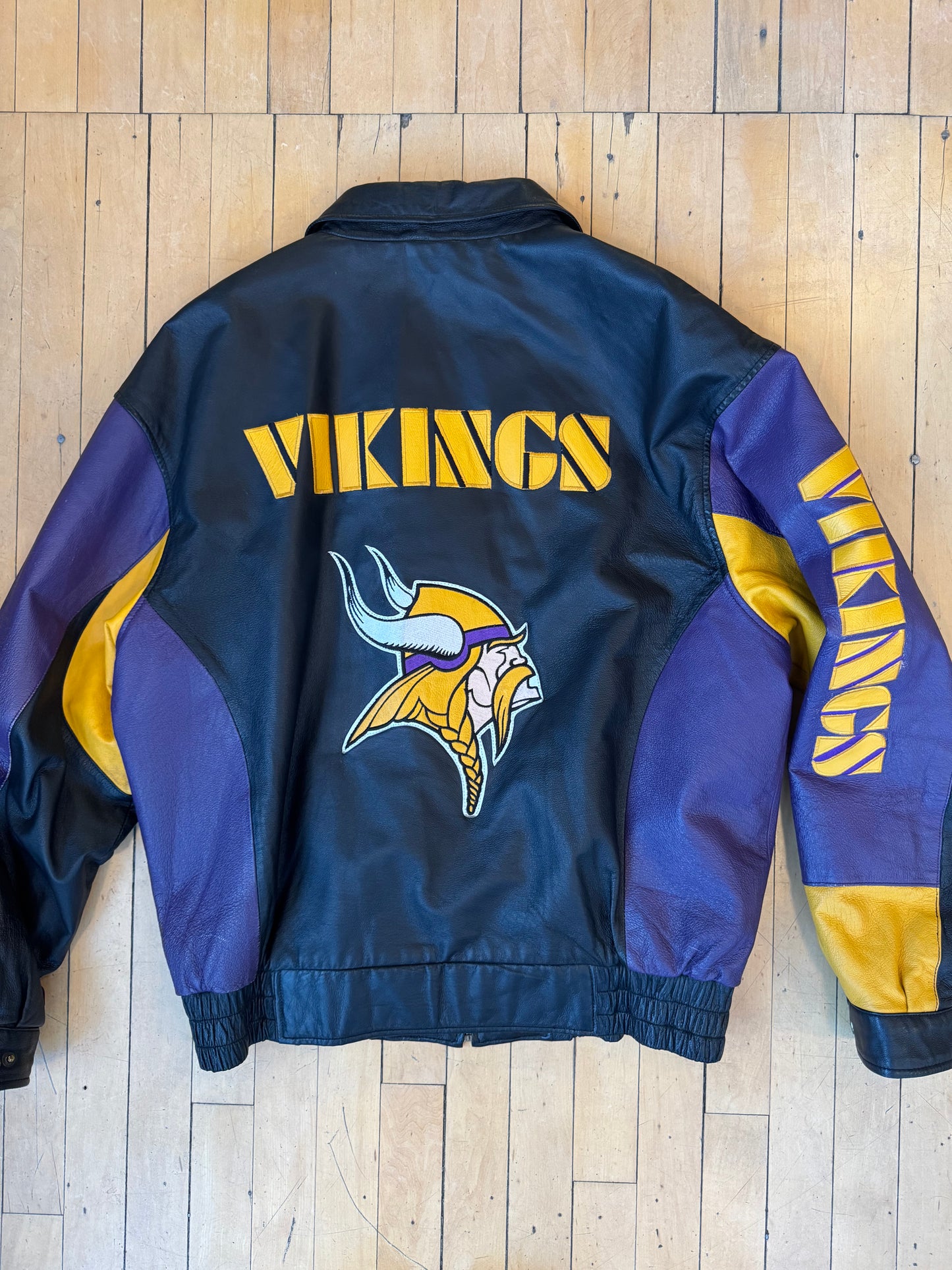VINTAGE VIKINGS GENUINE LEATHER JACKET (L)