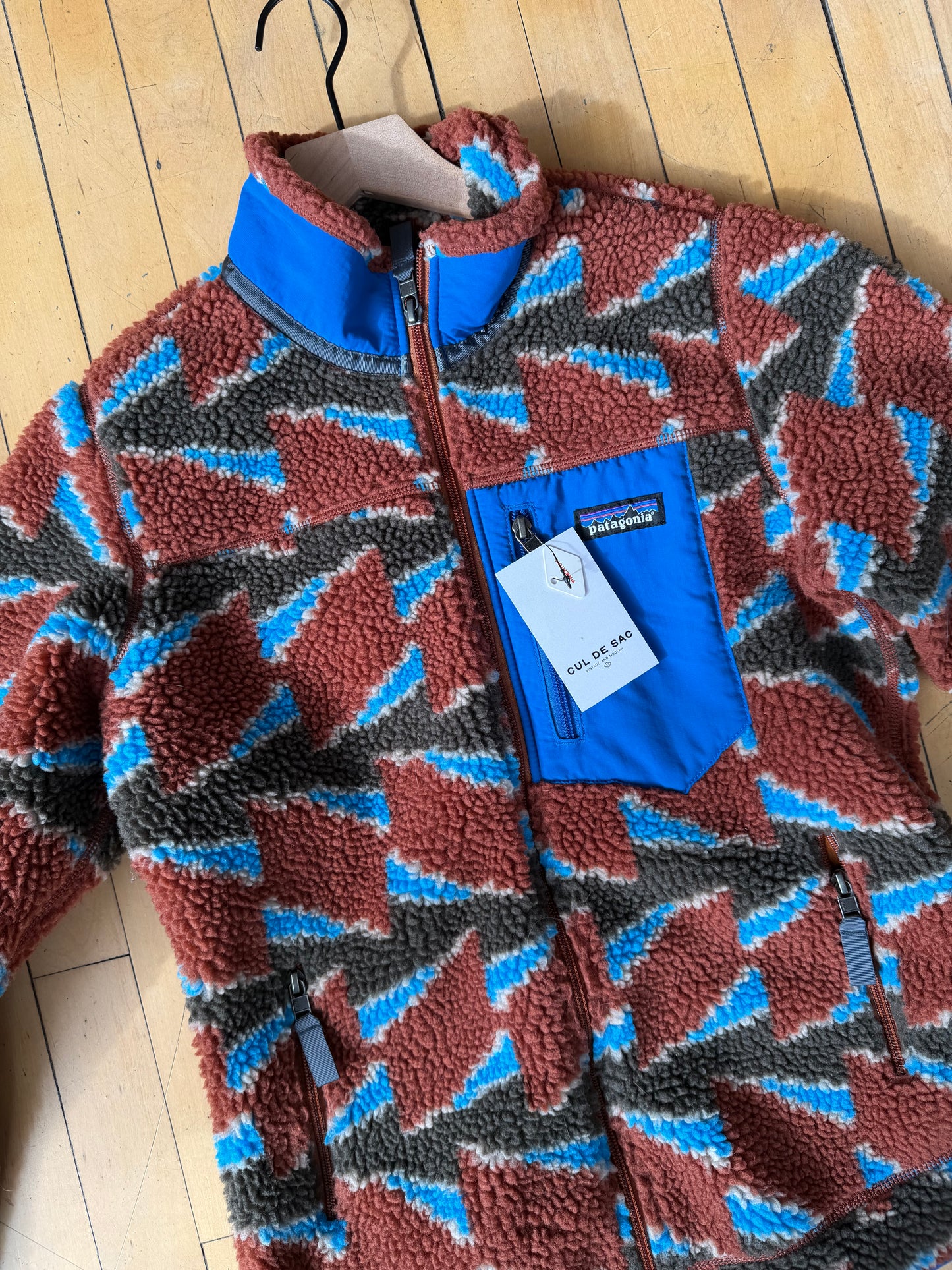 PATAGONIA WOMEN'S CLASSIC RETRO-X FLEECE JACKET (XS) - MSRP $249