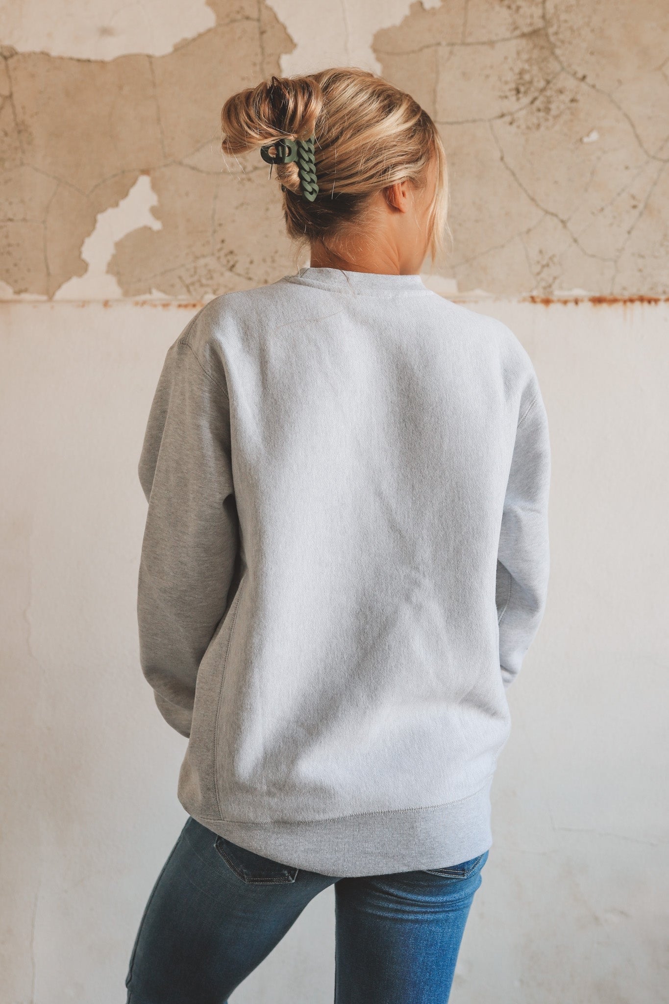 SOTA OUTLINE EMBROIDERED CREW