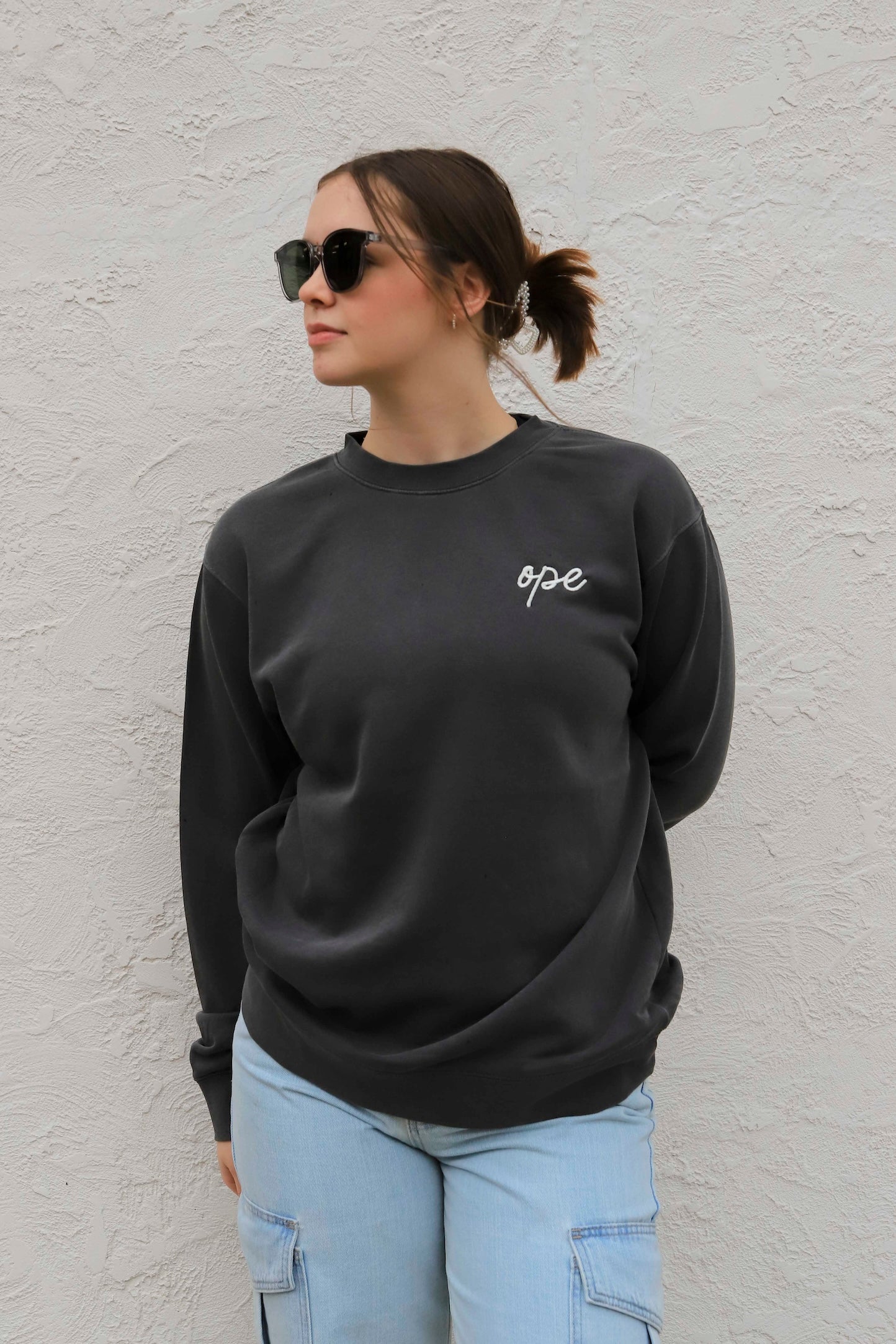 OPE MODERN SCRIPT EMBROIDERED CREW