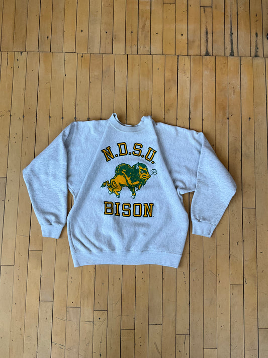 VINTAGE N.D.S.U BISON CREW (L)