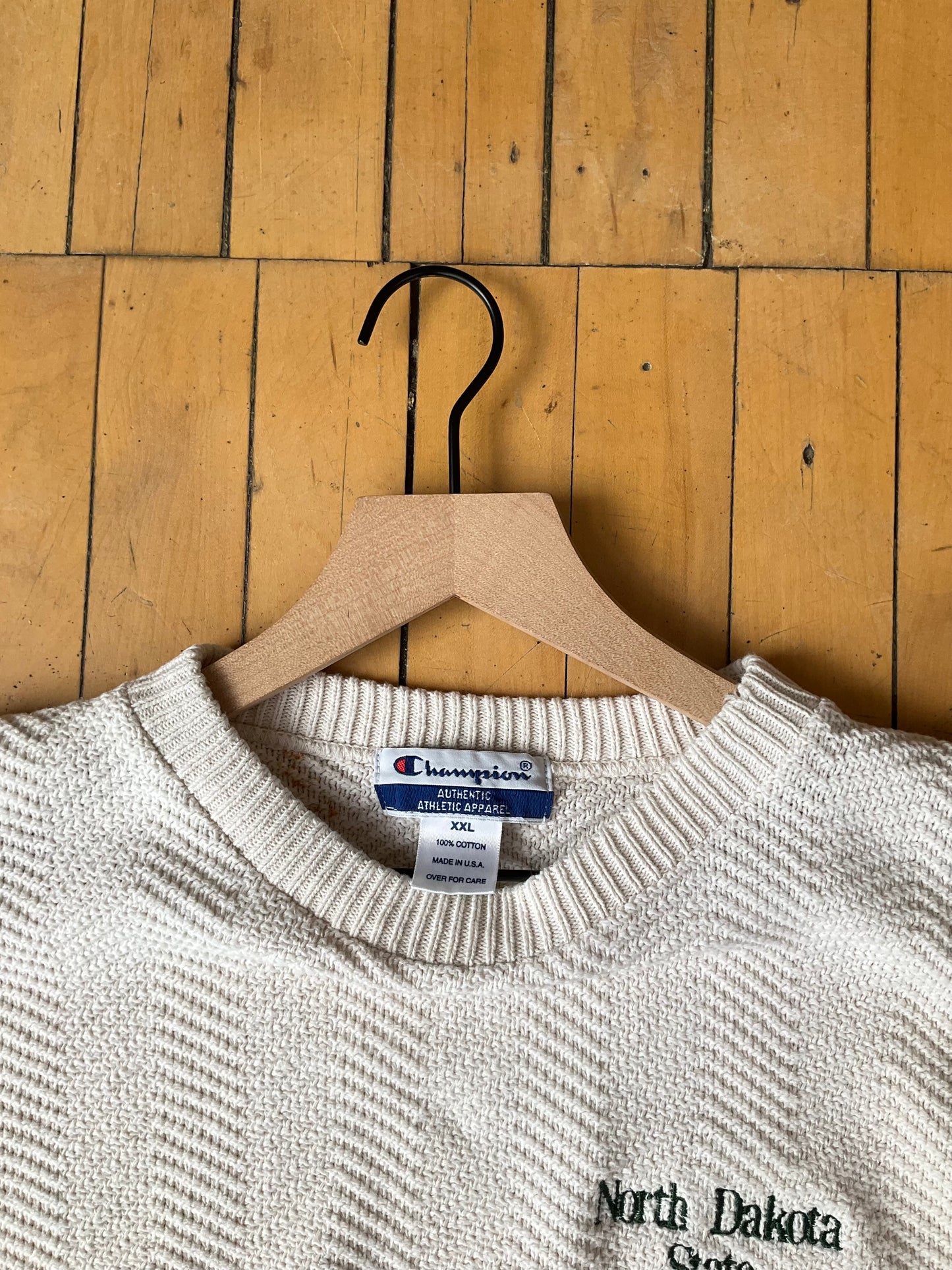 VINTAGE MADE IN USA 100% COTTON NDSU EMB. SWEATER (XXL)