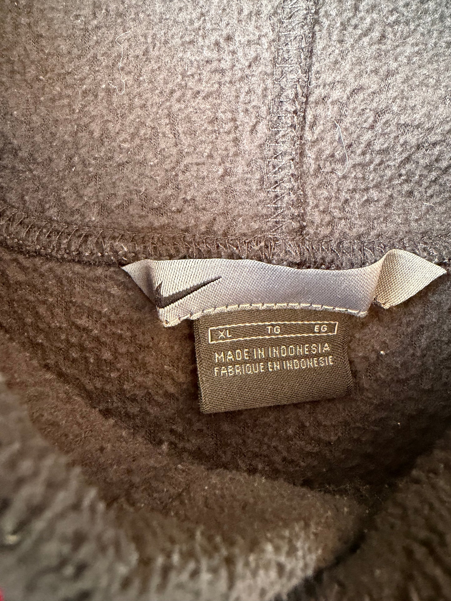 Y2K VINTAGE NIKE SPELLOUT FLEECE (XL)
