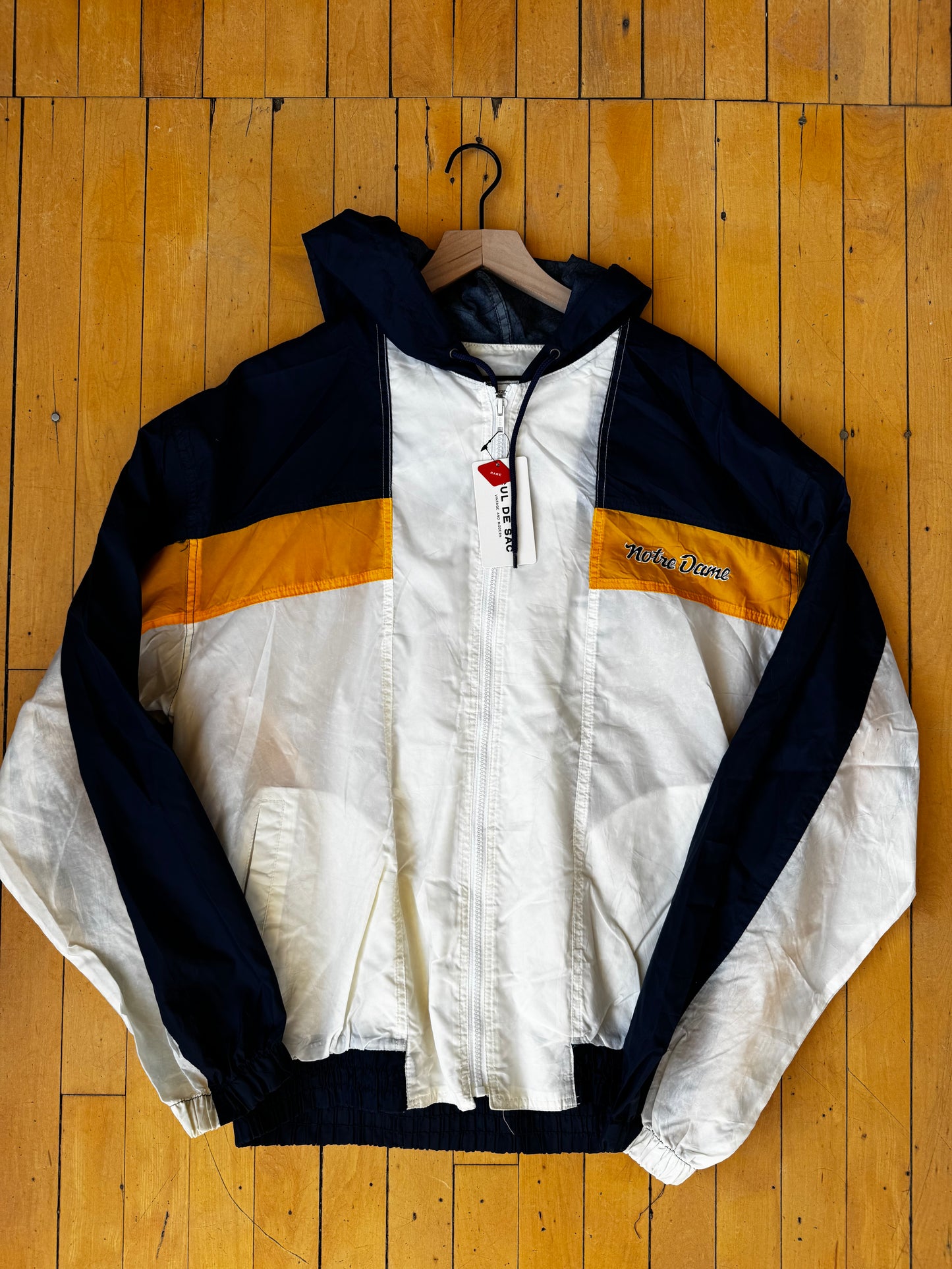 VINTAGE NOTRE DAME WINDBREAKER JACKET (XL)