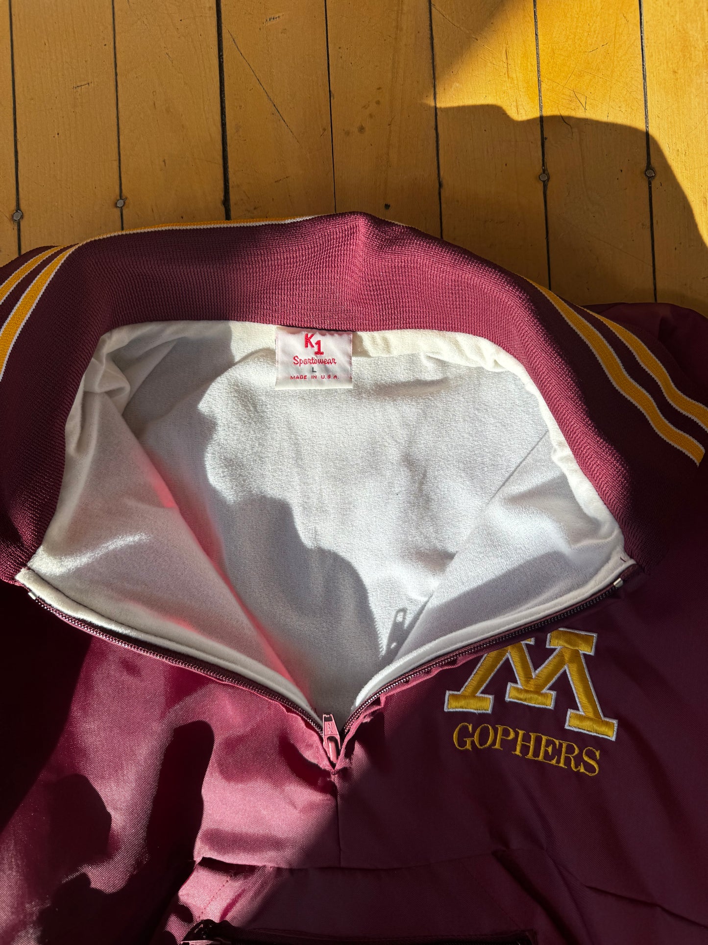 VINTAGE MN GOPHERS K1 HALF ZIP NYLON PULLOVER (L)