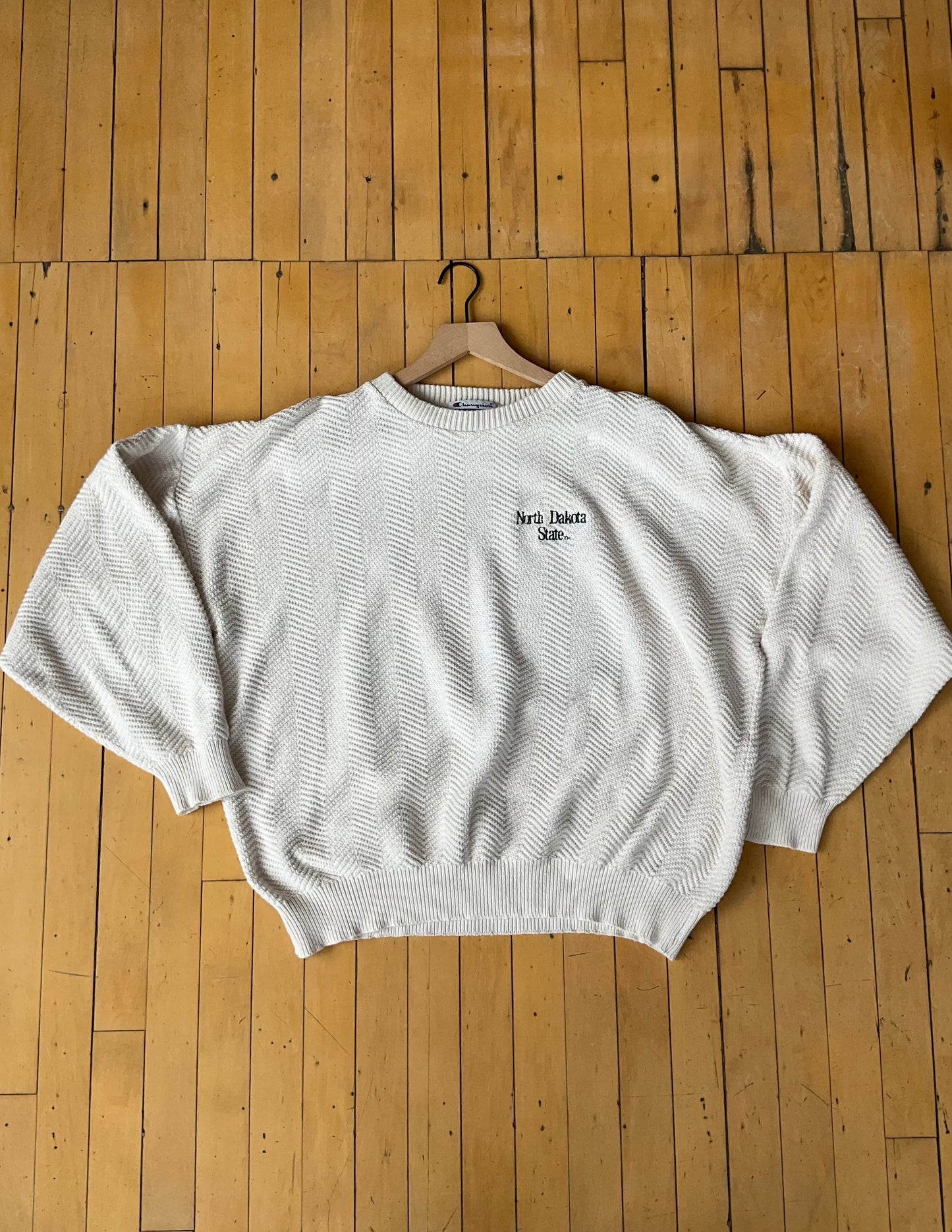 VINTAGE MADE IN USA 100% COTTON NDSU EMB. SWEATER (XXL)