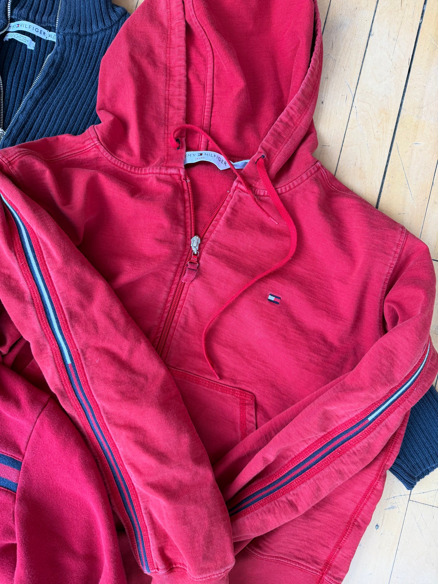 Y2K TOMMY HILFIGER SLEEVE LOGO ZIP UP (XL)