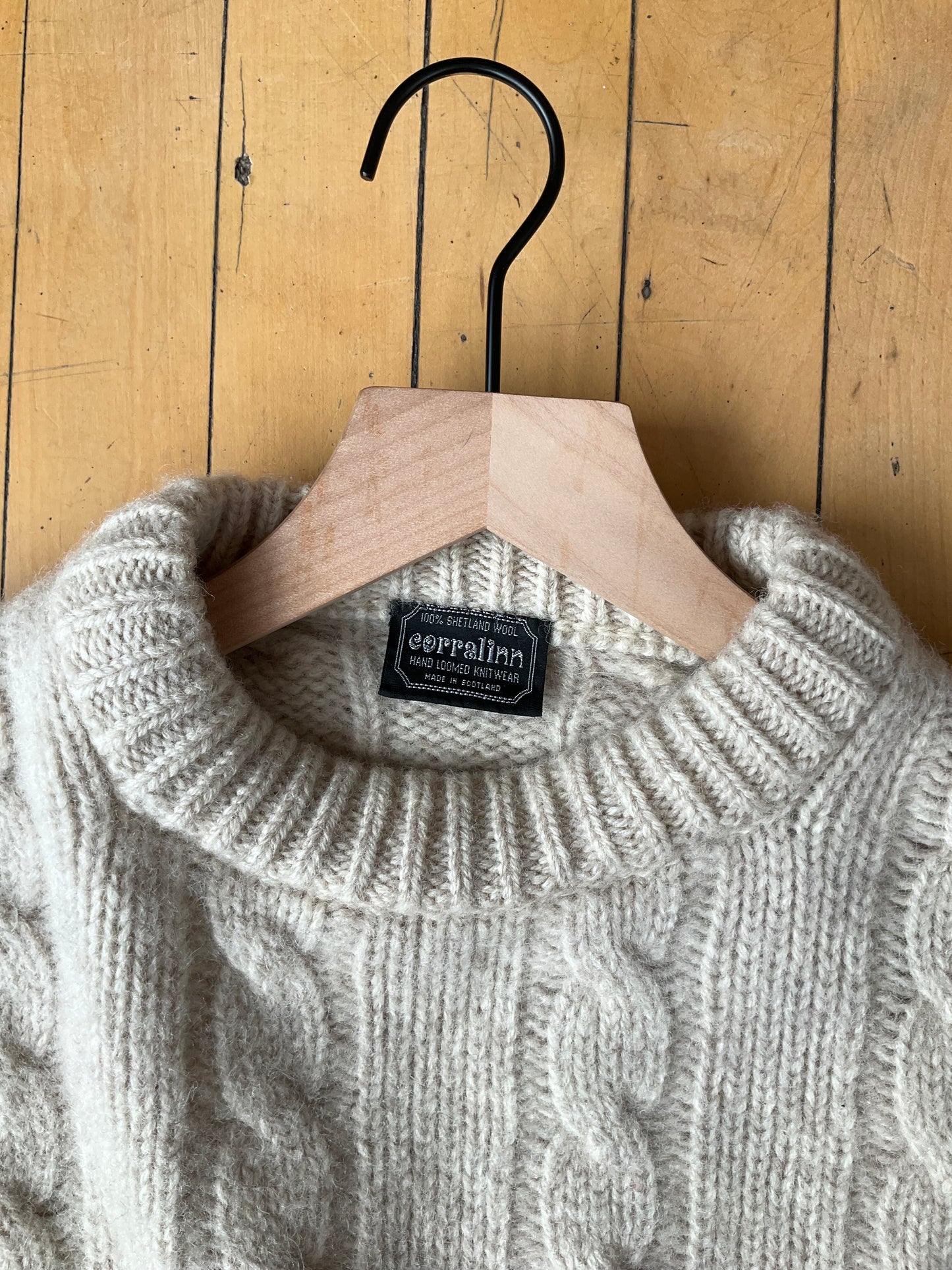 VINTAGE HAND-LOOMED SHETLAND WOOL CABLE KNIT SWEATER (S/M)