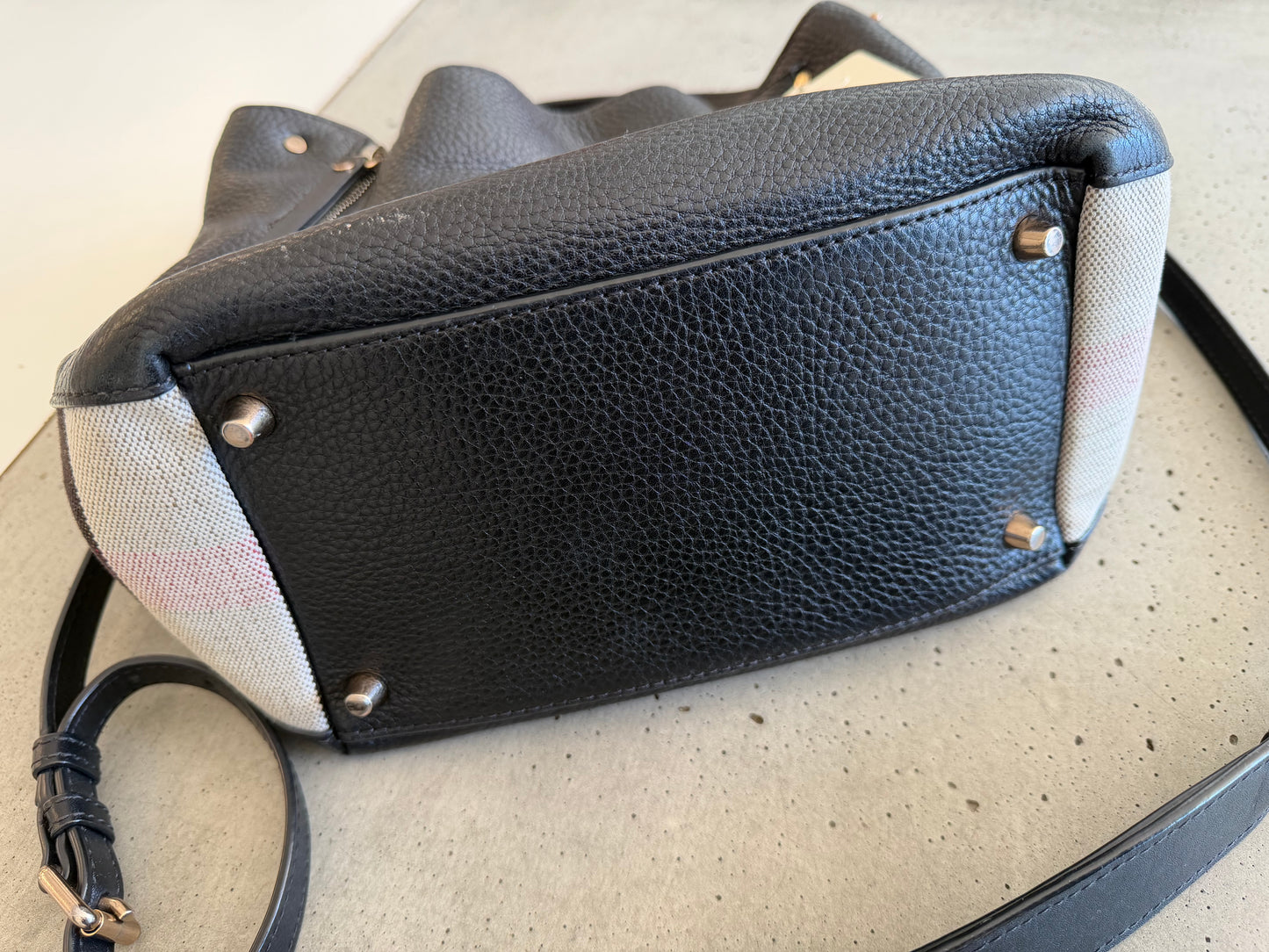 BURBERRY MAIDESTONE BAG BLACK