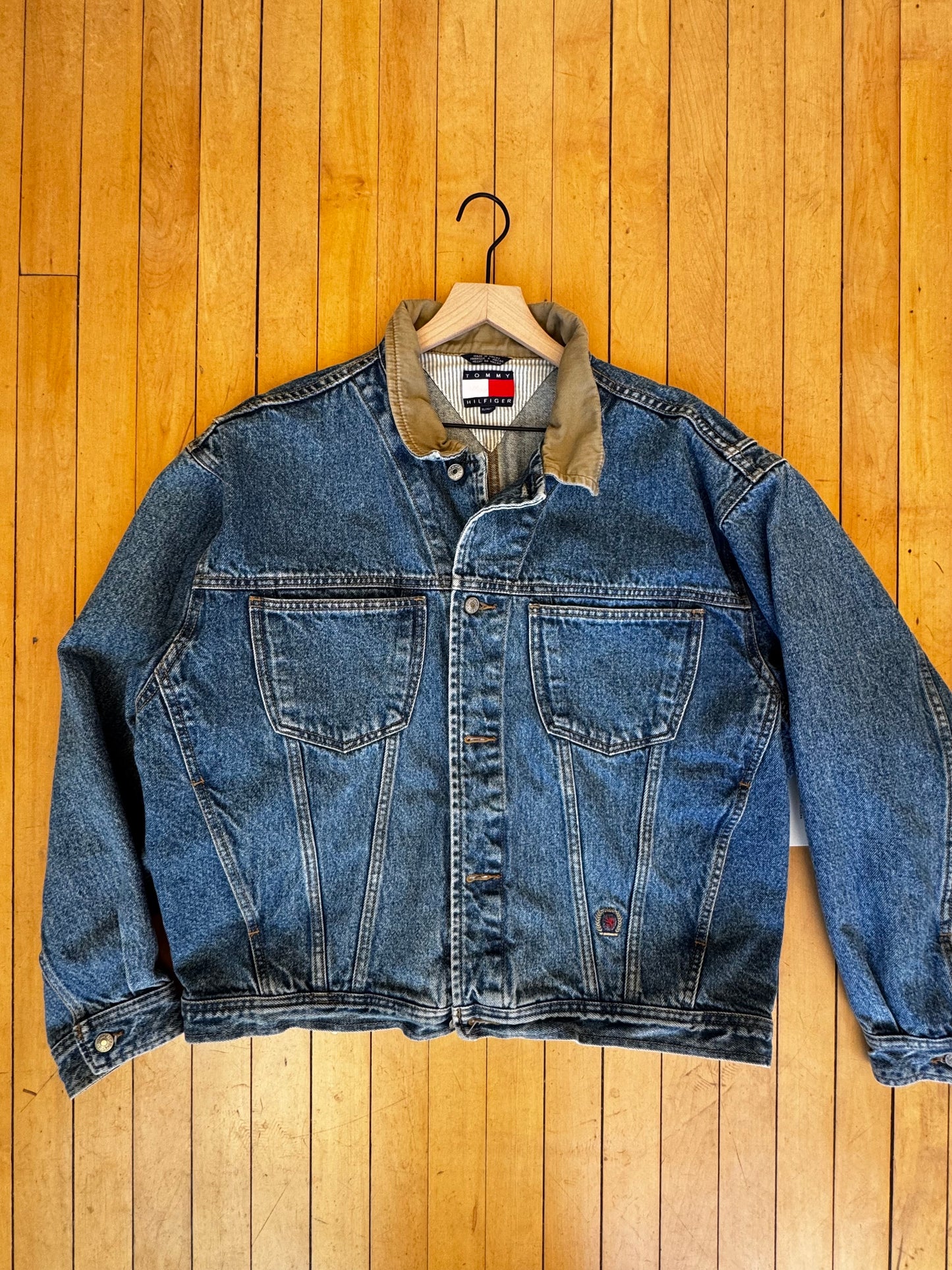 90'S VINTAGE TOMMY HILFIGER DENIM TRUCKER JACKET (XL)