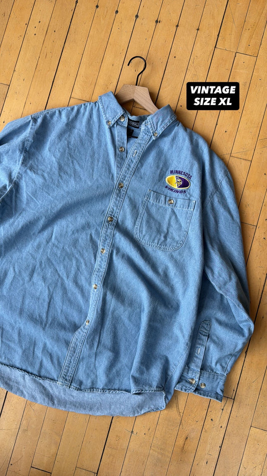 VINTAGE MN VIKINGS EMBROIDERED DENIM SHIRT (XL)