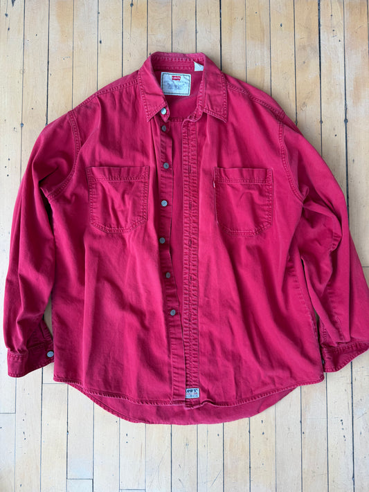 VINTAGE LEVI'S RED BUTTON UP (L)