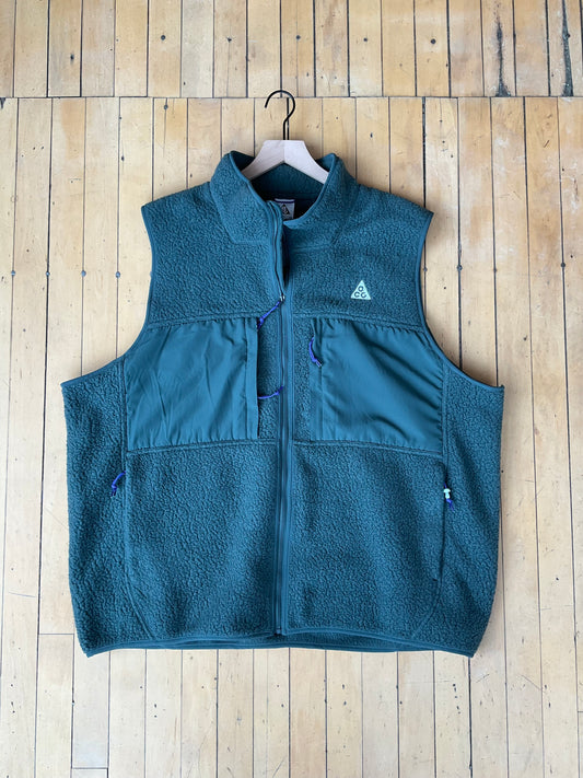 NIKE ACG ARCTIC WOLF VEST - MSRP: $150 (XXL)