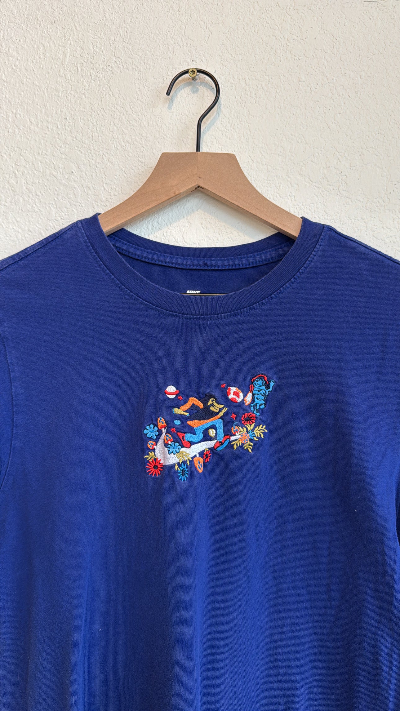 NIKE EMBROIDERED TEE (S)