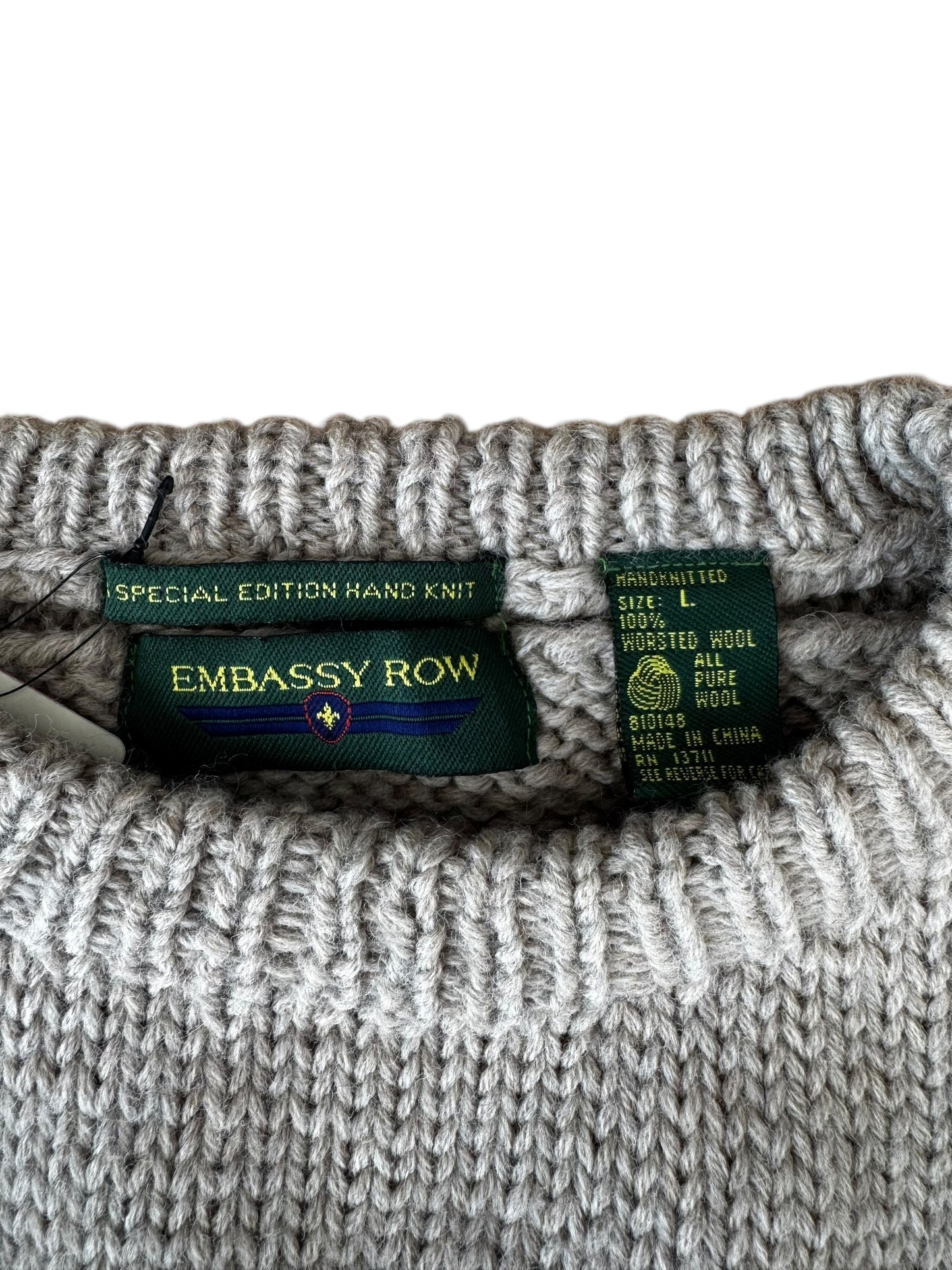 VINTAGE EMBASSY ROW HAND KNIT REINDEER SWEATER (L)