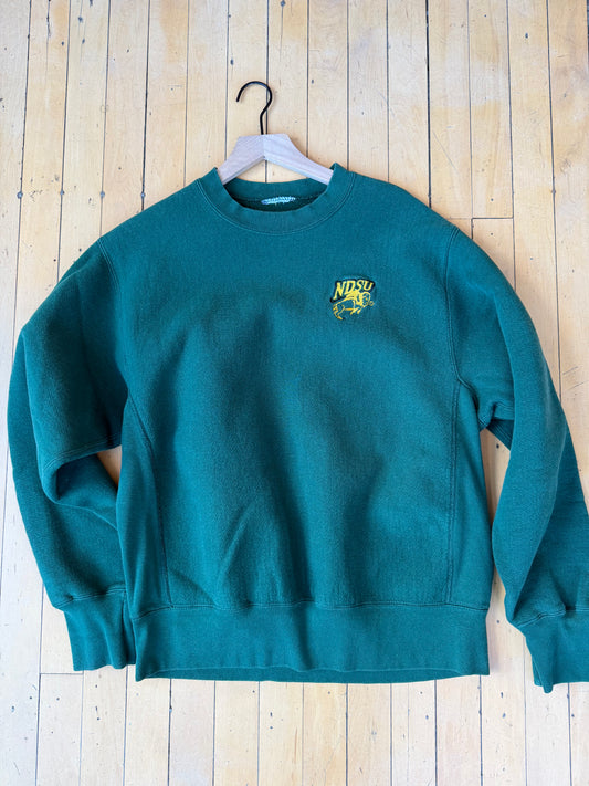 VINTAGE EMBROIDERED LEFT CHEST NDSU (M/L)