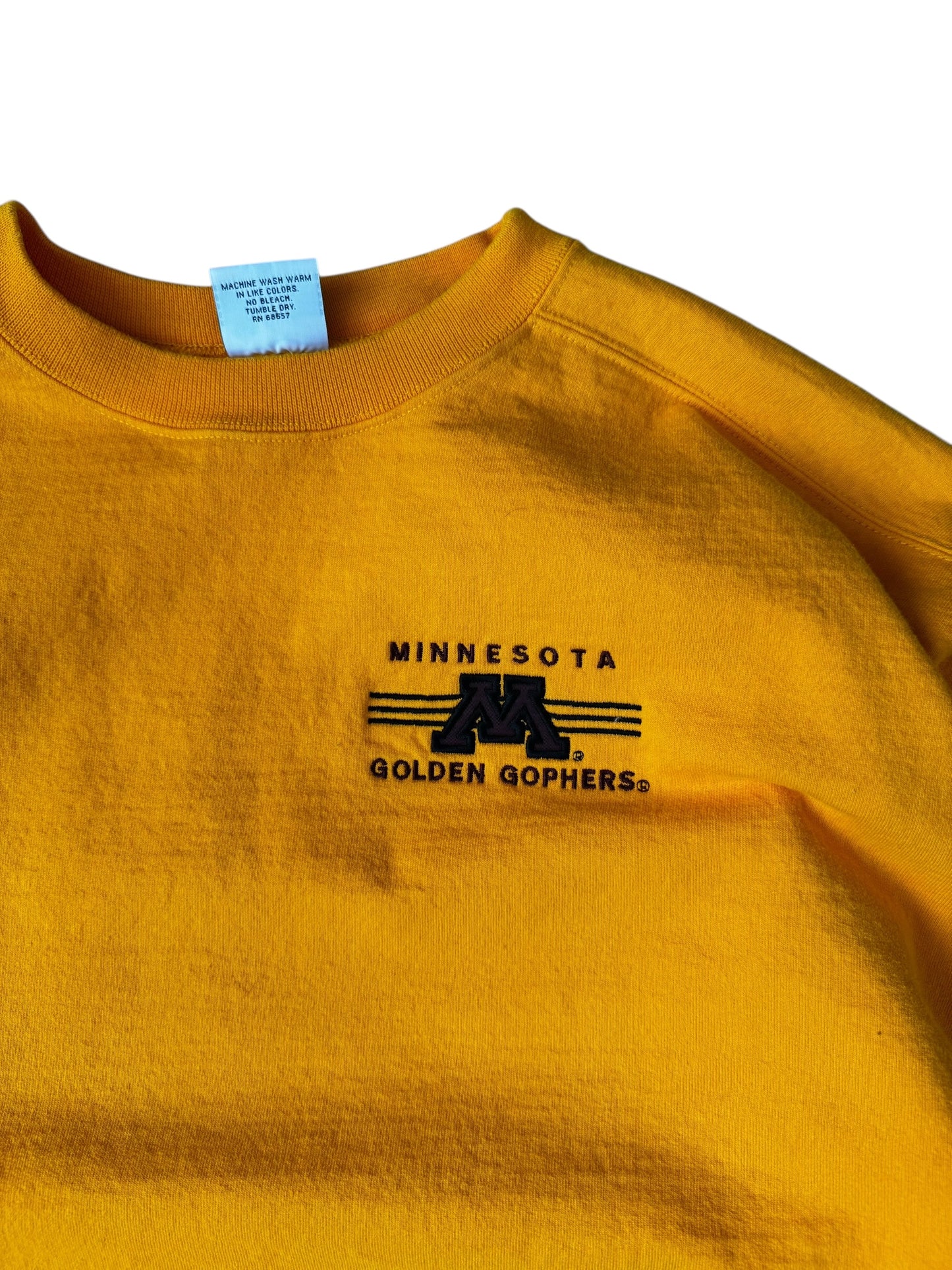 VINTAGE GOLD LEFT CHEST EMB. U OF M CREW (XL)