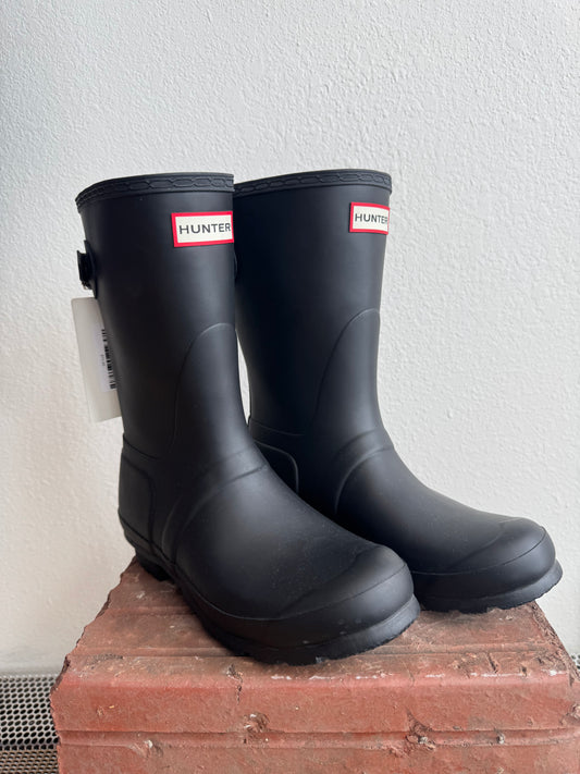 HUNTER MID-CALF BLACK RAIN BOOTS - MSRP: $150 (7)
