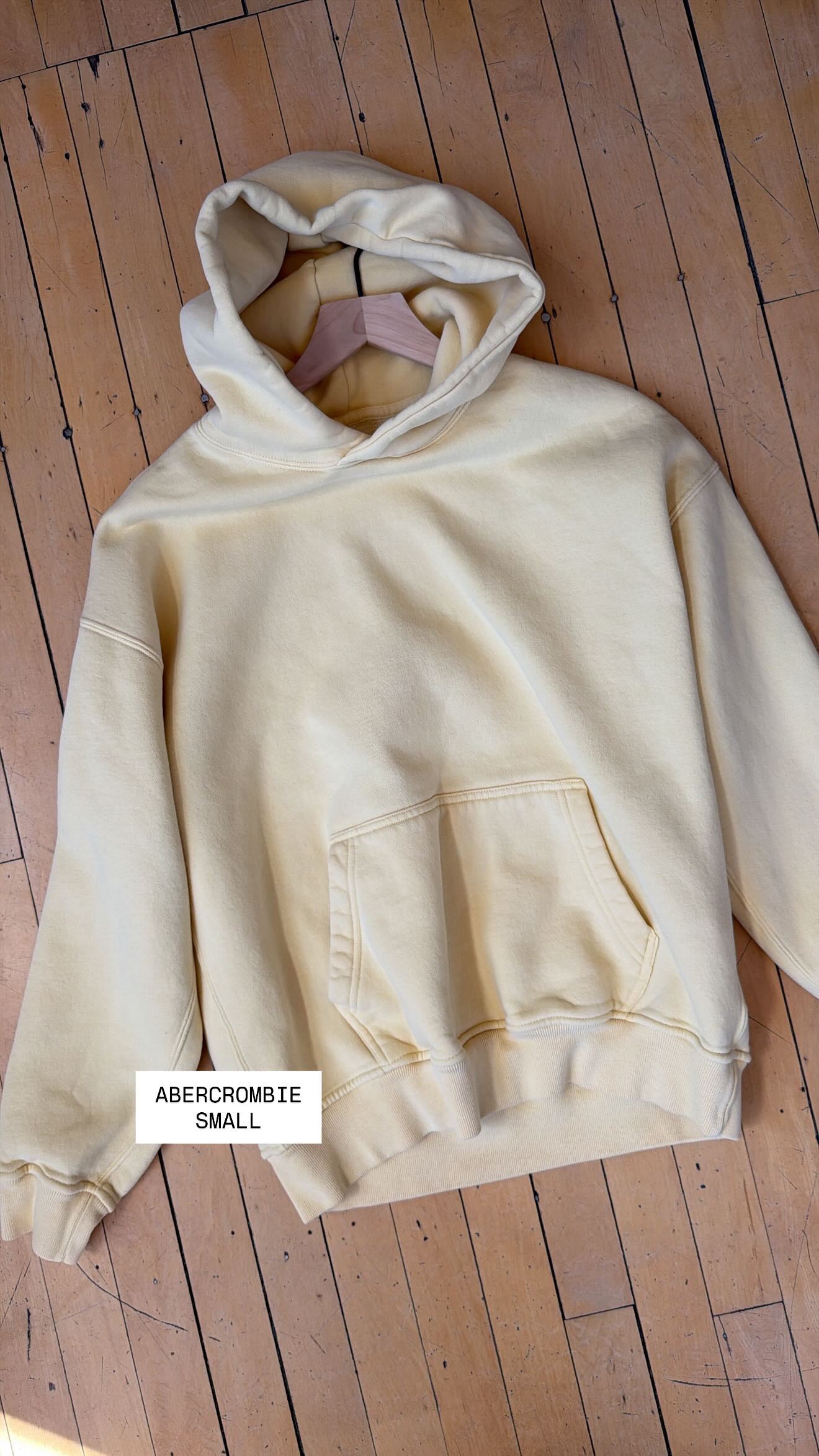 ABERCROMBIE FITCH BUTTER YELLOW SOFT ESSENTIALS HOODIE (S)