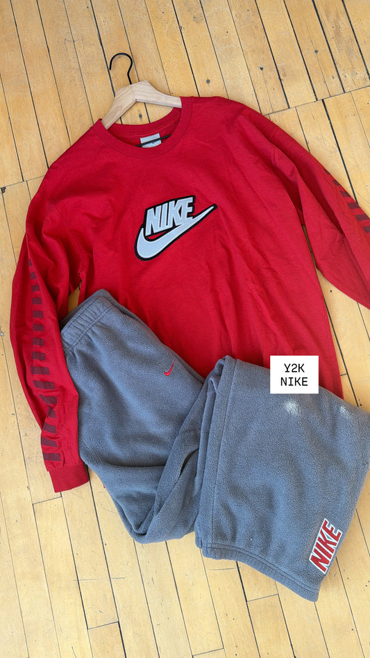 Y2K VINTAGE NIKE FLEECE PANTS (XL)