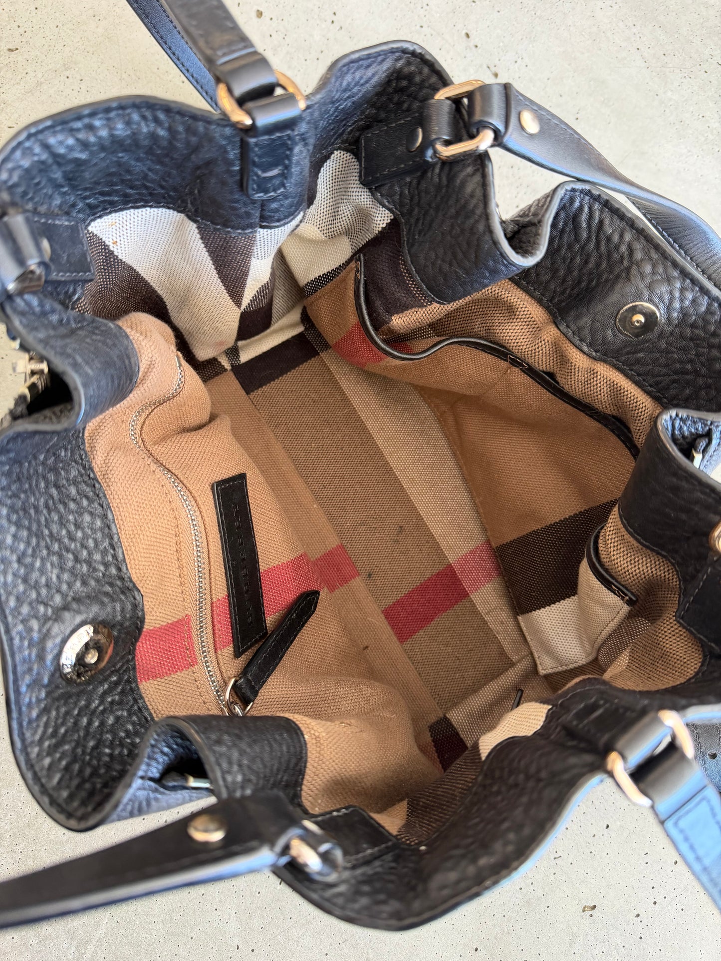BURBERRY MAIDESTONE BAG BLACK