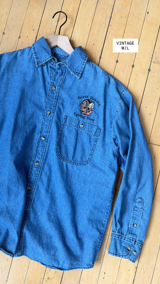 VINTAGE UND FIGHTING SIOUX DENIM BUTTON UP (M/L)