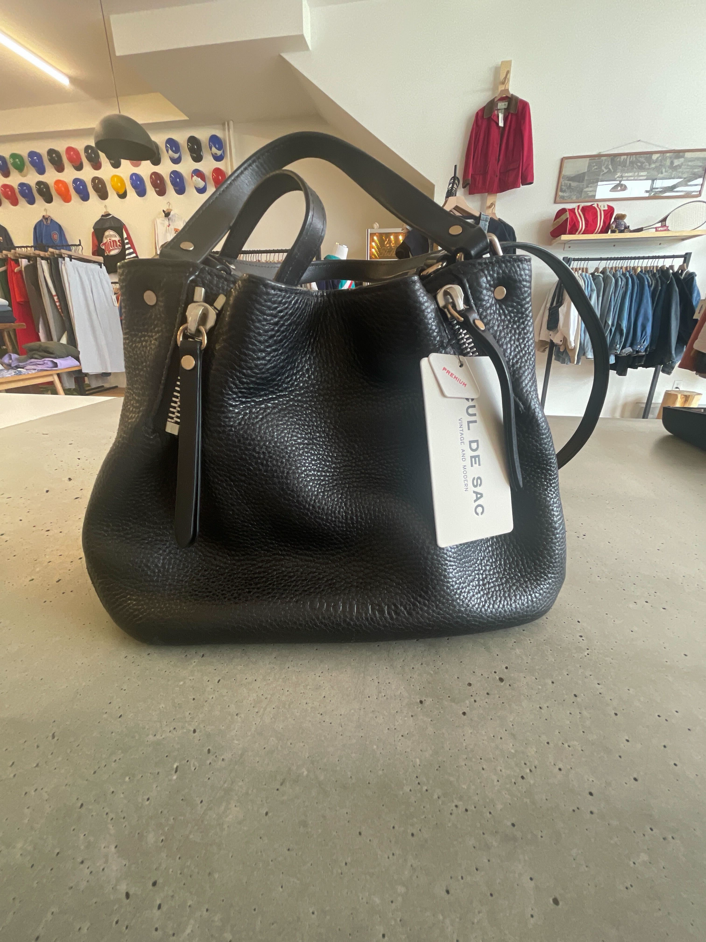 BURBERRY MAIDESTONE BAG BLACK
