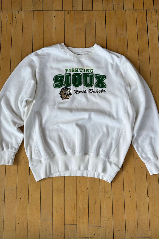 NORTH DAKOTA FIGHTING SIOUX PATCH LETTER CREW (XL/XXL)