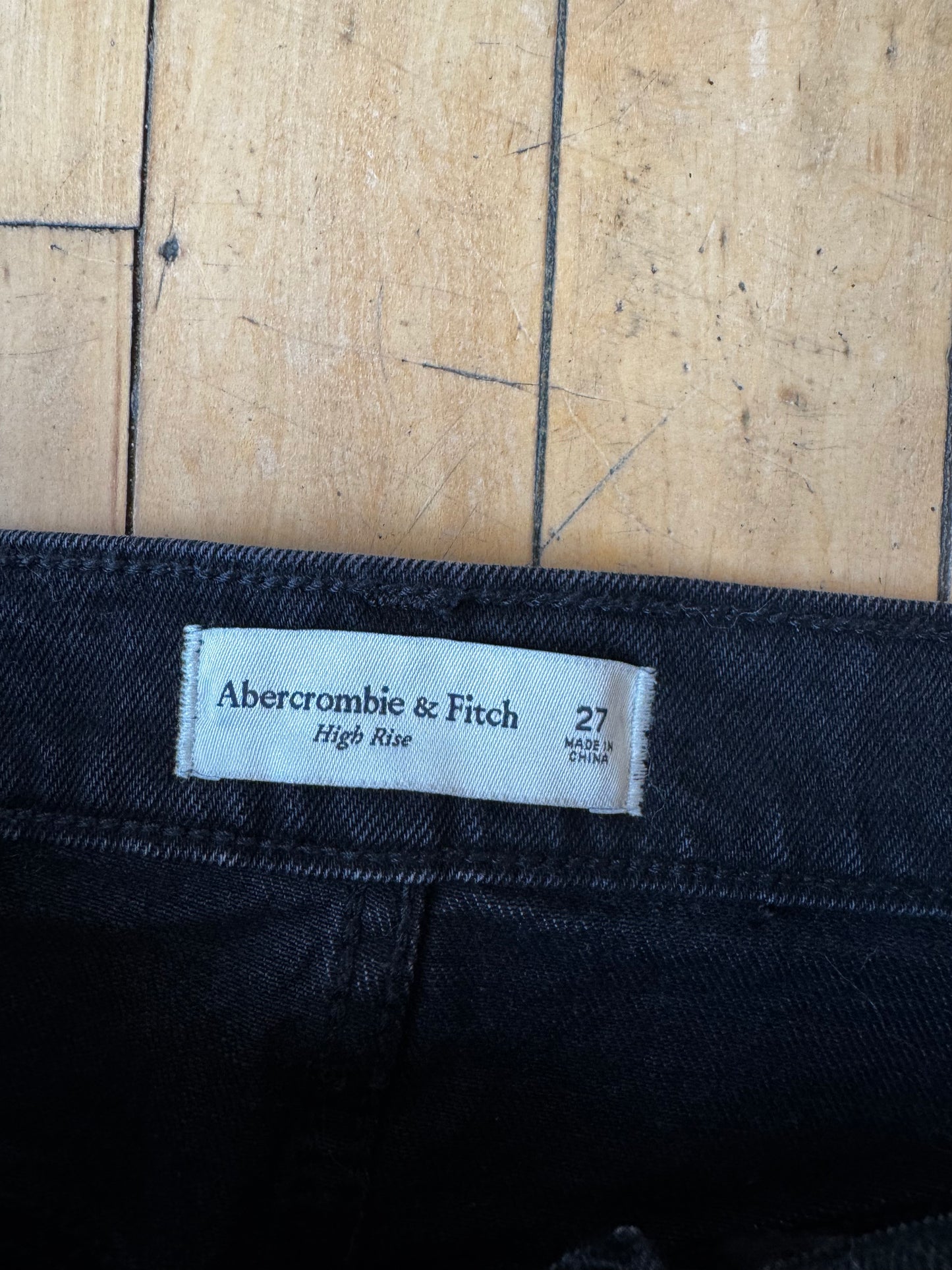 ABERCROMBIE STUDDED DENIM SKIRT (27)