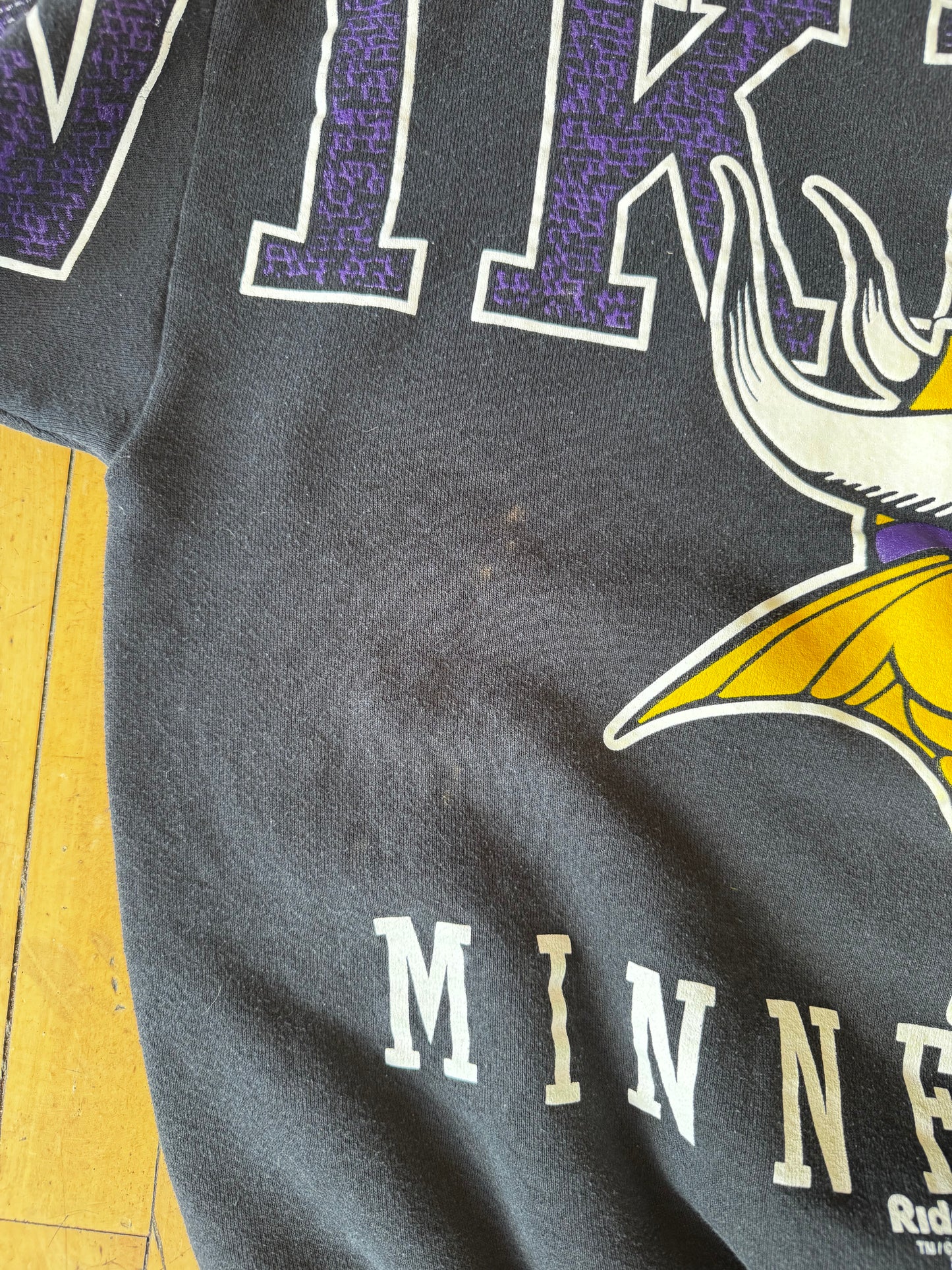 VINTAGE MADE IN USA MN VIKINGS PRINTED SPELLOUT CREW (L)