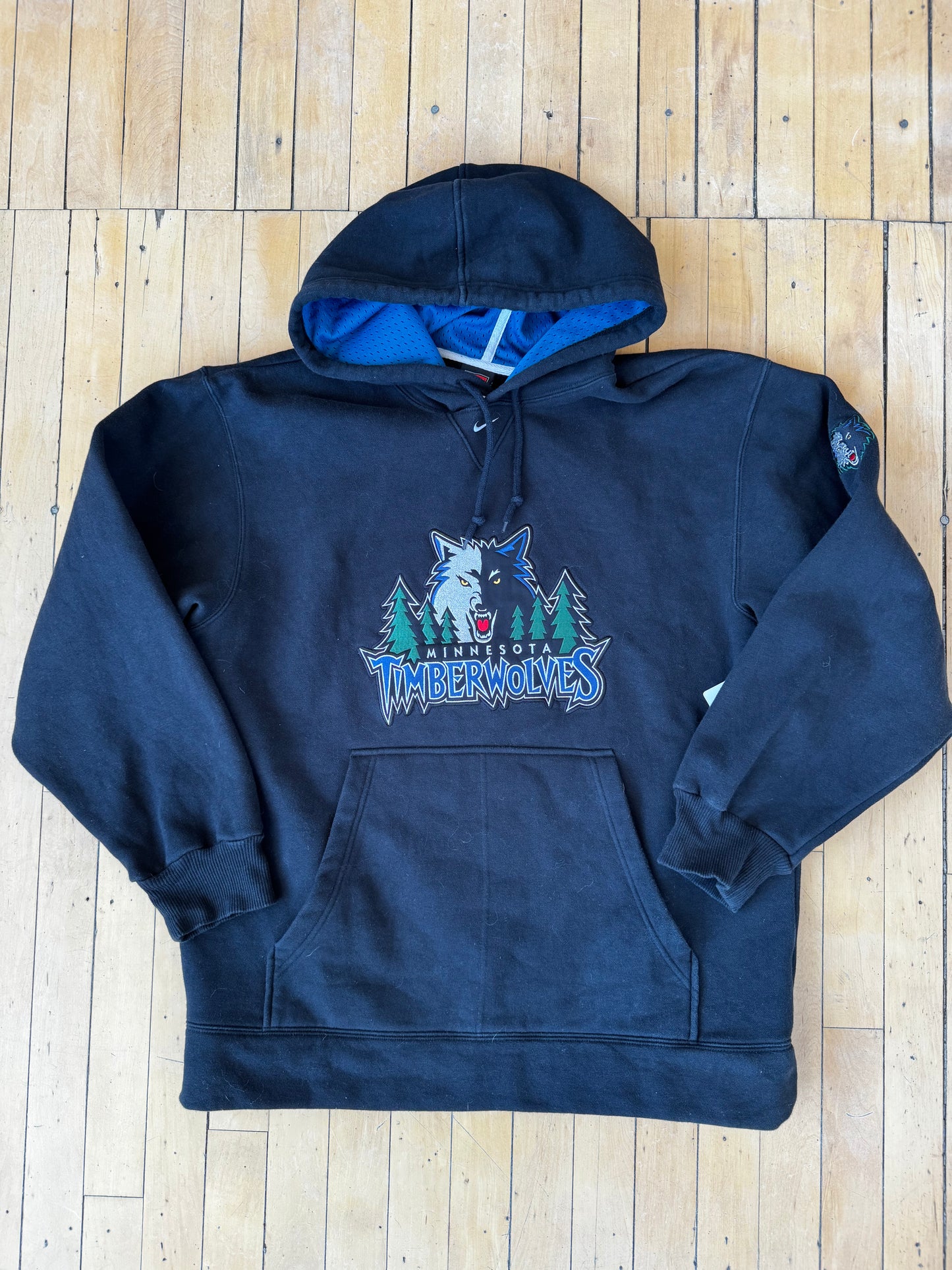 90'S VINTAGE NIKE TIMBERWOLVES HOODIE (M)