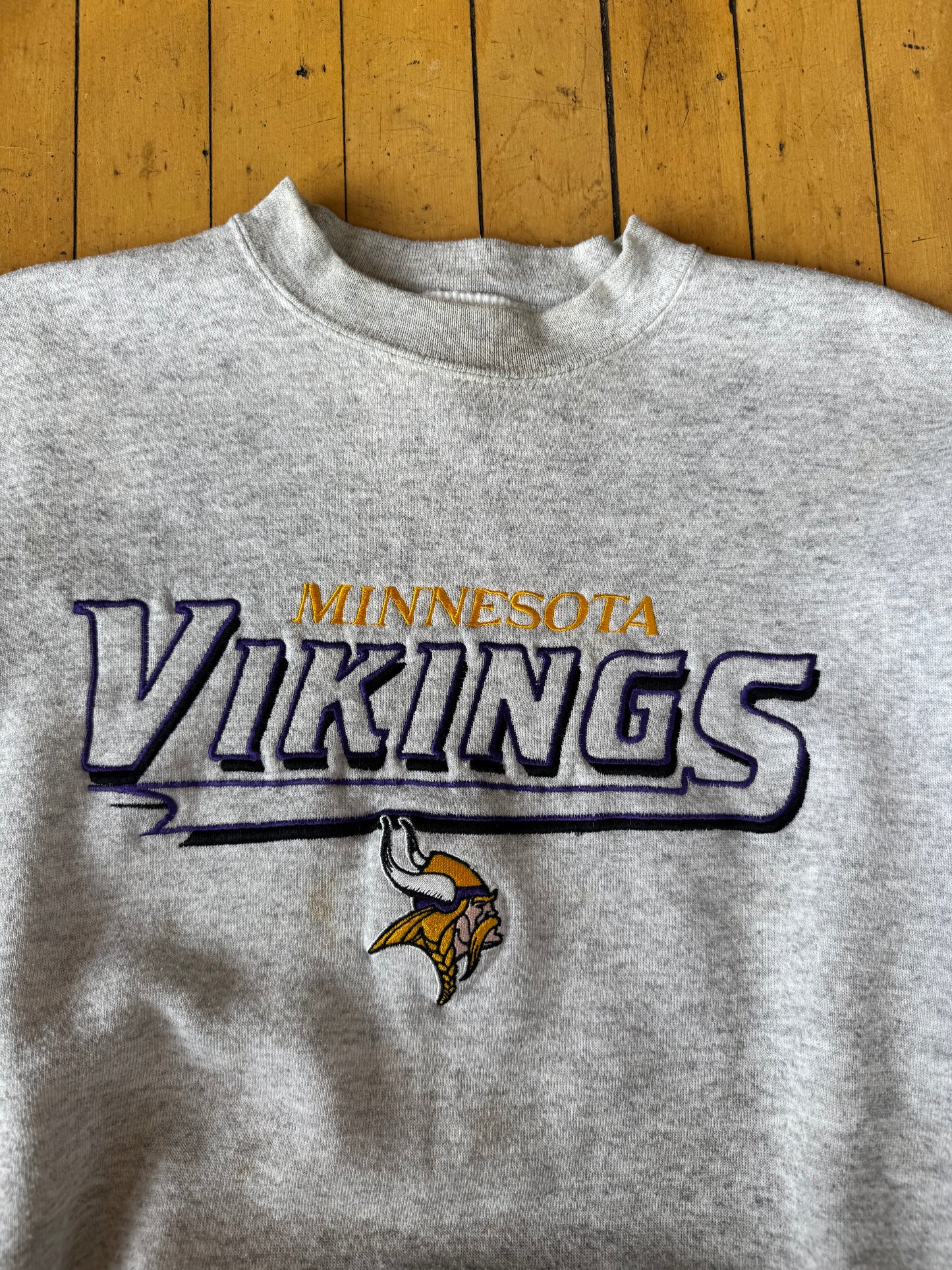 VINTAGE VIKINGS OUTLINE EMBROIDERED CREW (XL)