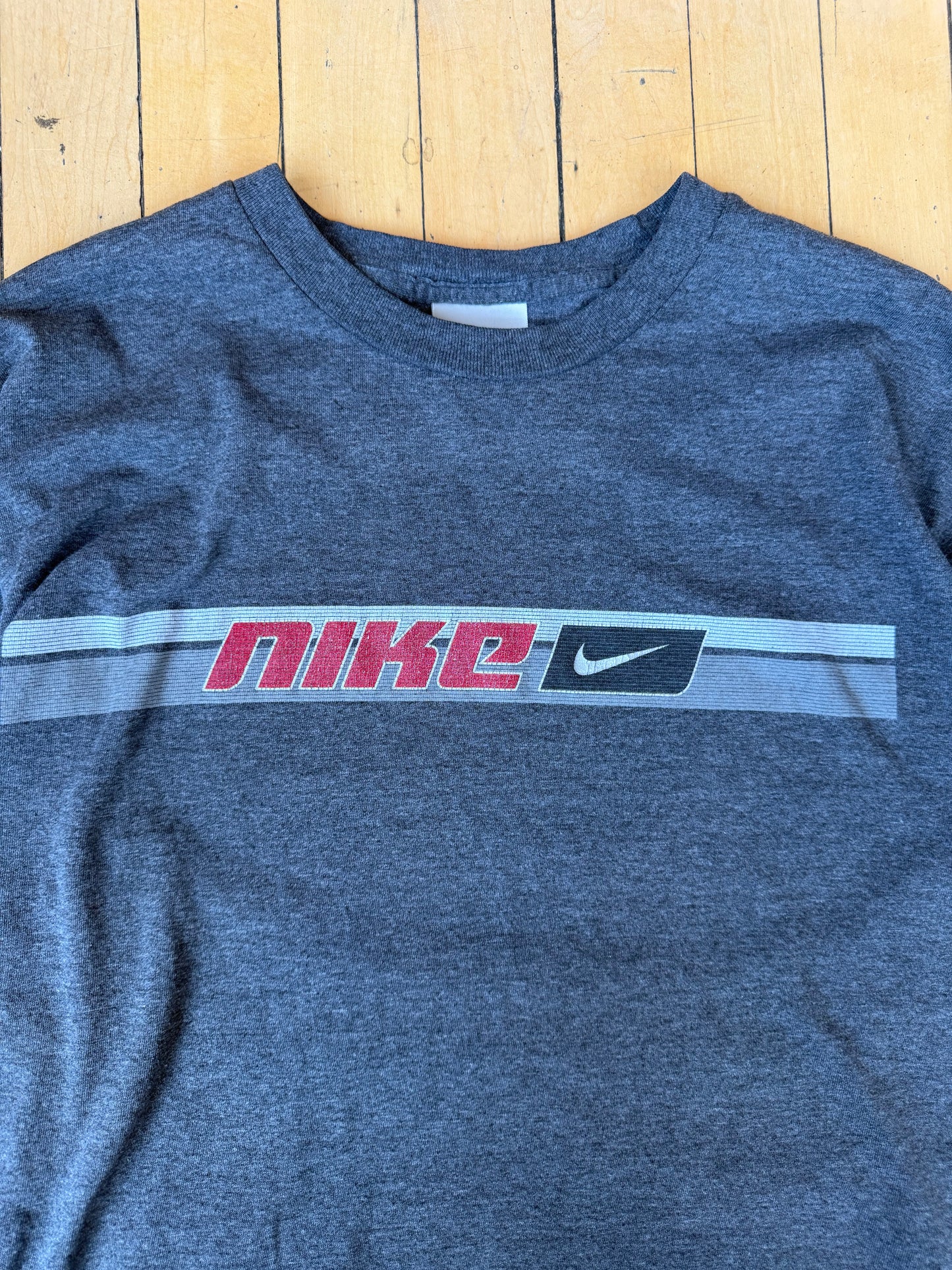 Y2K VINTAGE NIKE SPELLOUT SWOOSH TEE (L)