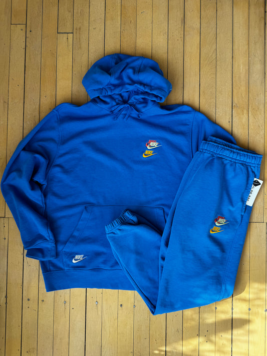 NIKE SPORTSWEAR FUTURA JOGGERS (L)